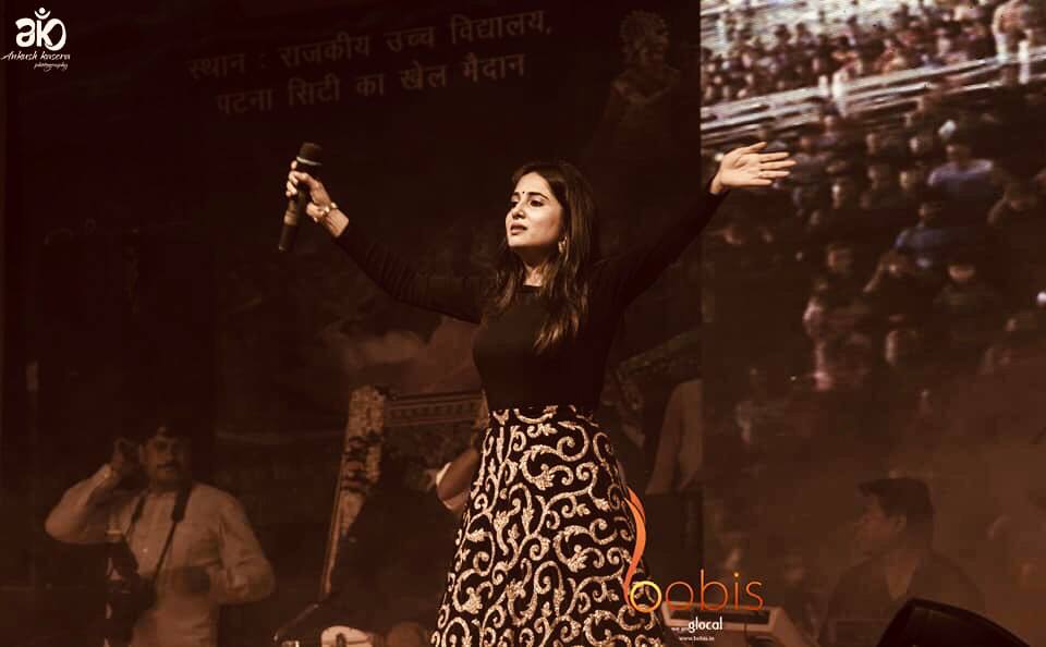 Deepali-Sahay-1 भोजपुरी गीतों को फिर से परिभाषित कर रही है दीपाली सहाय